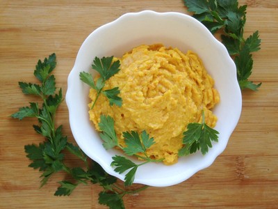 Фасолевый паштет с чесноком